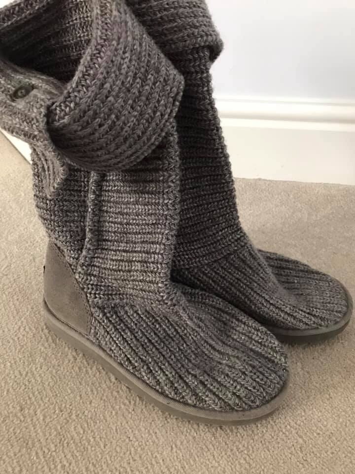 grey knit uggs